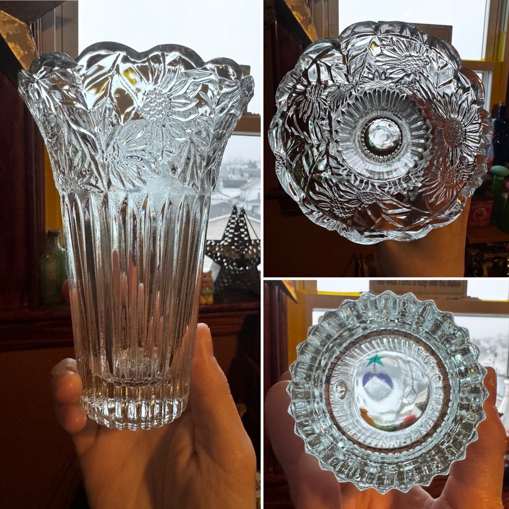 KIG Malaysia VTG Glass Vase🌻